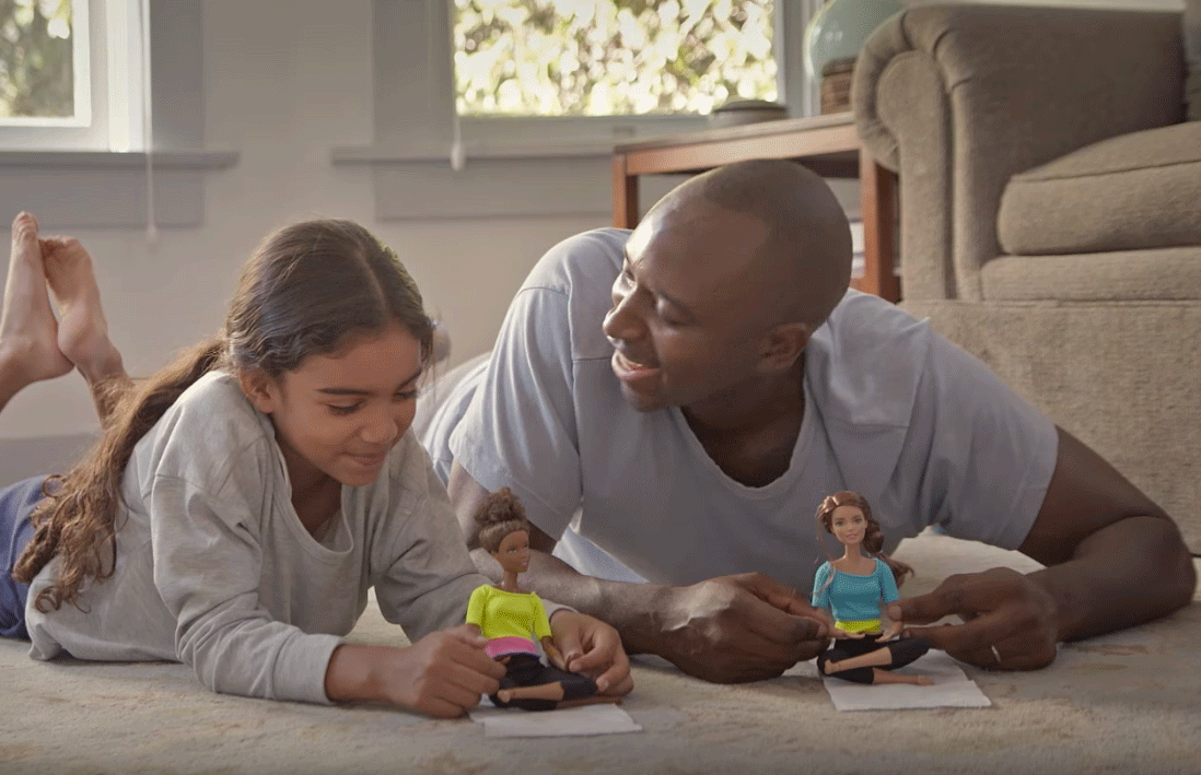 Pais Que Brincam de Barbie é a nova propaganda da Mattel